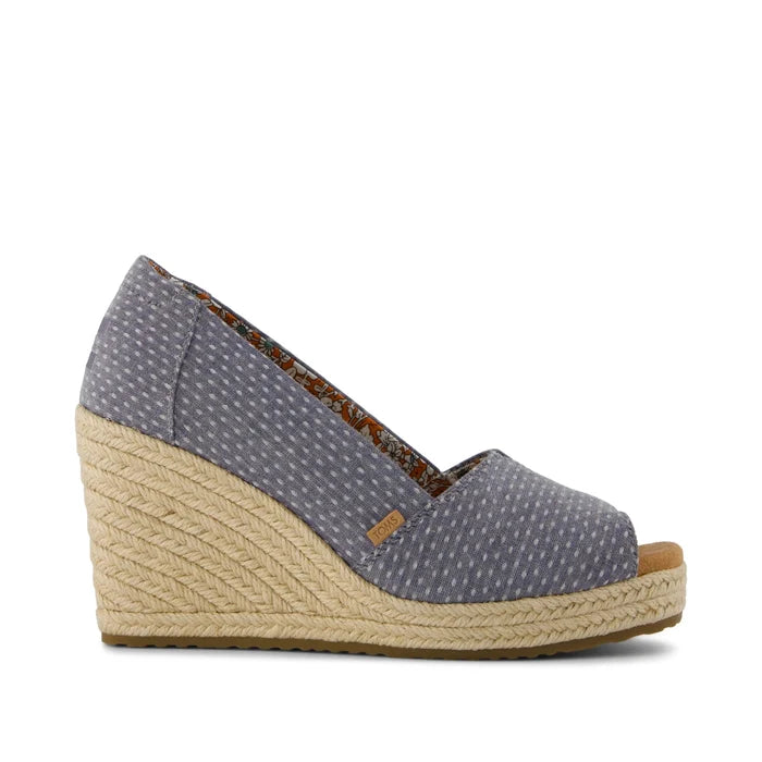 Essential Wedge in Niagara Mist Chambray Dot