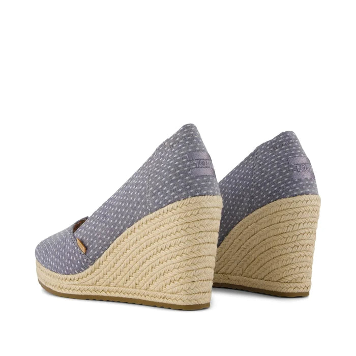 Essential Wedge in Niagara Mist Chambray Dot