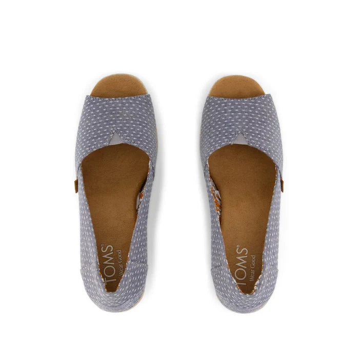 Essential Wedge in Niagara Mist Chambray Dot