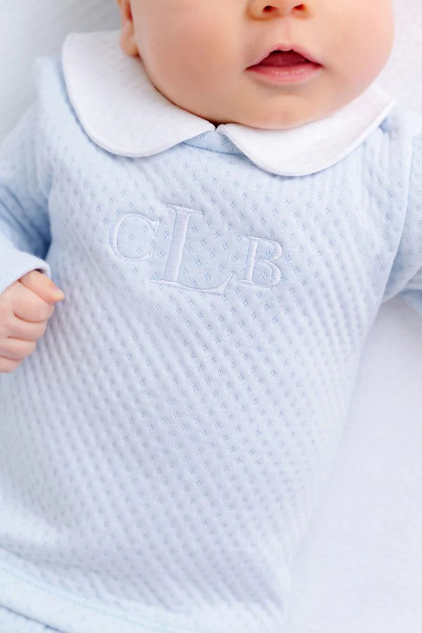 If you were looking for an excuse to hold your sweet baby a little closer, our Hart's Hold Me Set is just for you! From the sweet set itself to the adorable hat, to the darling pima jacquard fabric, every stitch of this set is perfect for snuggling!

Size: 0-3m

Call or email us to order: shopcottontailsnc@gmail.com