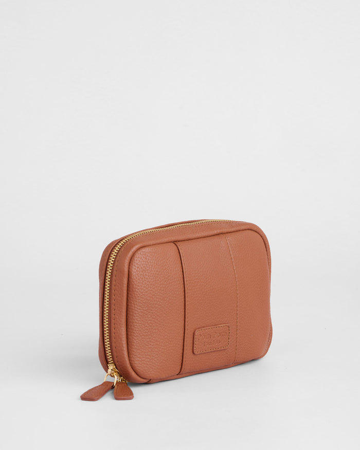 Tech Kit Chestnut-Pom Pom London